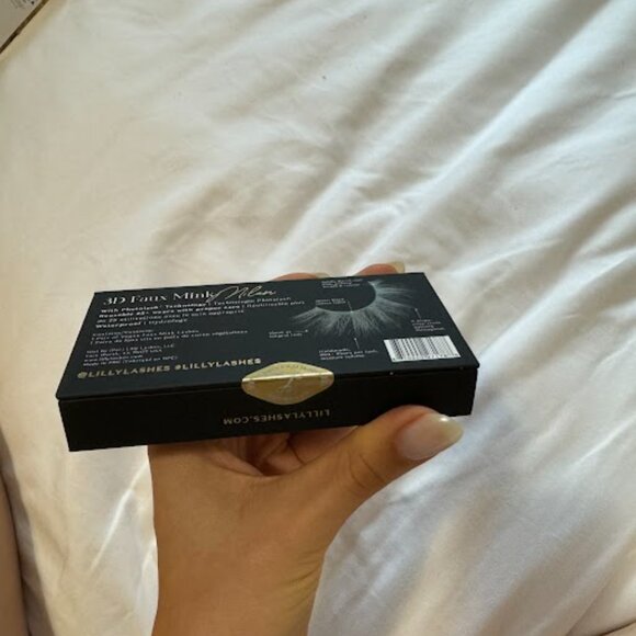 Lilly Lashes - 3D Faux Mink Lashes - Picture 3 of 4